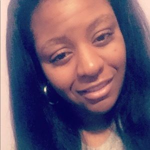 Meet your Posher, Yasmine